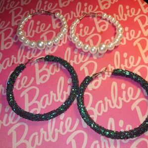 2 Pr Of Hoop Earrings